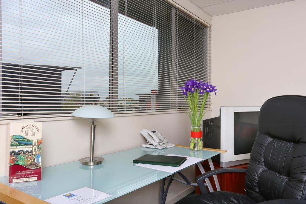 Kudos Business Suites & Airport Motel Окленд Экстерьер фото