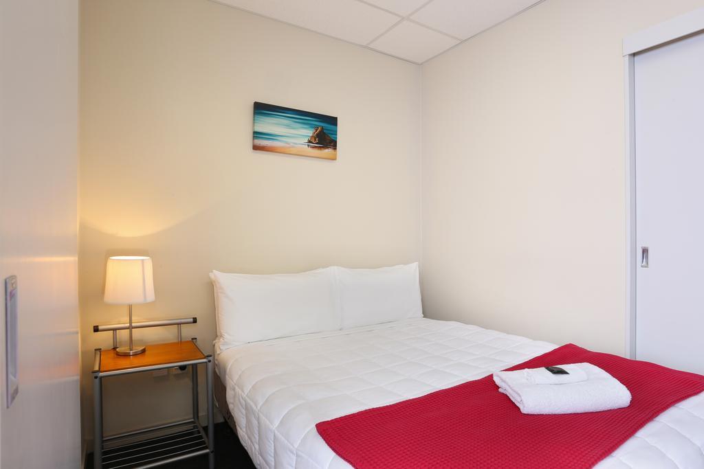 Kudos Business Suites & Airport Motel Окленд Экстерьер фото